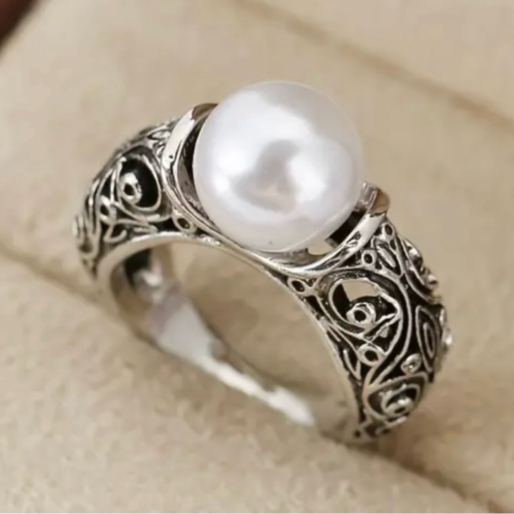 Women’s Faux Pearl Ring